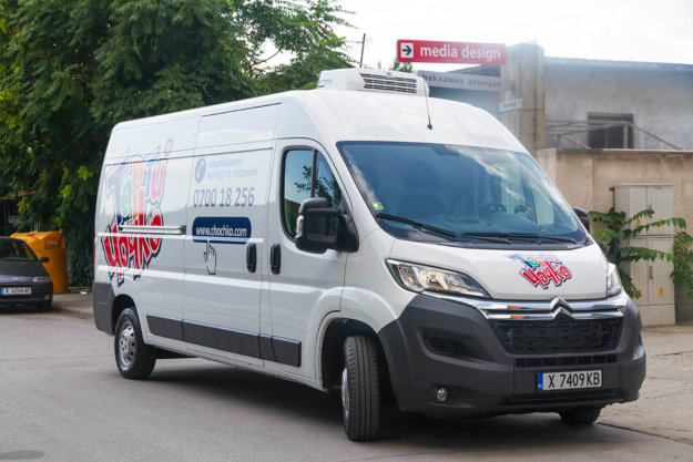 Car wrapping for Chochko cakes' company vehicles