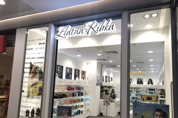 Channel letters at the entrance of Zlatna Ribka in Mall Plovdiv
