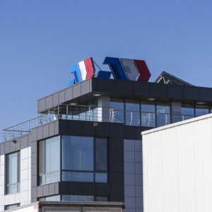 Обемни букви на покрива на АДД България