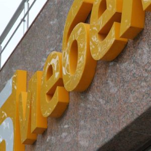 Плексигласови обемни букви за Б Мебел Пловдив Плексигласови обемни букви за Б Мебел Пловдив