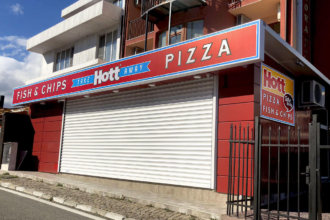 Единадесетметрова светеща Fish & Chips Hott Pizza табела, Свети Влас