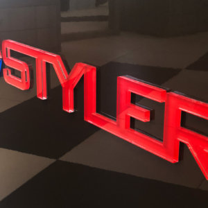 Букви за бюро тип сандвич за магазин на Styler Букви за бюро тип сандвич за магазин на Styler