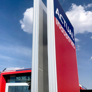 Double sided illuminated totem with vinyl and aluminum profiles