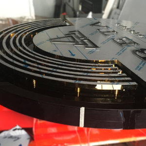 RGB светеща златиста табела за бар