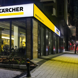 Ъглова светеща табела за шоурума на Kärcher