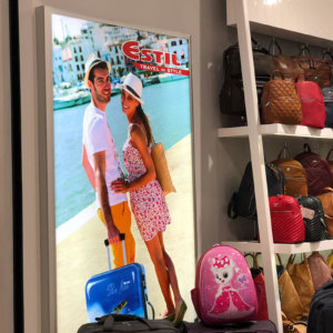 Интериорна светеща табела за магазин Интериорна светеща табела за магазин