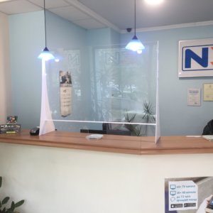 Защитен параван от вируси