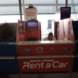 Предпазен екран от плексиглас за офис Rent a Car