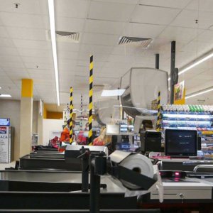 Предпазни паравани в магазин