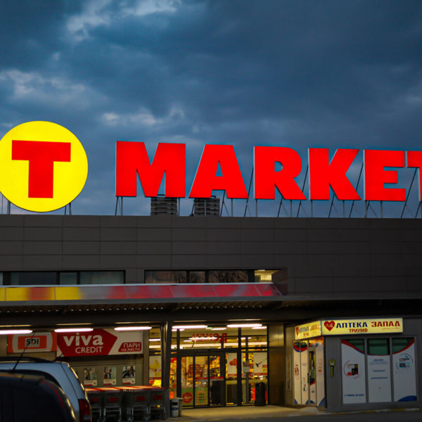 Giant letters TMARKET Giant letters TMARKET