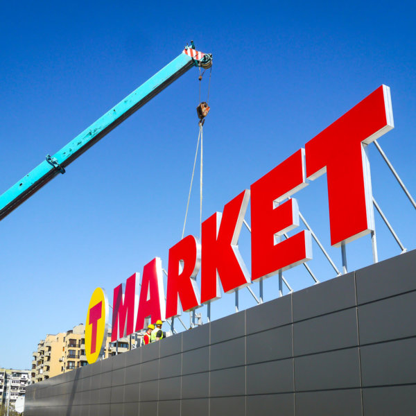 Giant letters – installation Giant letters - installation