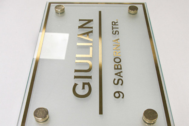 Interior glass sign GIULIAN
