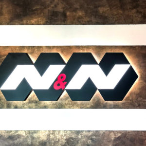 Светещо обемно лого N&N T Светещо обемно лого N&N TRANS