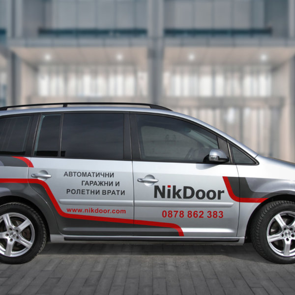 Branding a car with advertising graphics Nikdoor Branding a car - Nikdoor