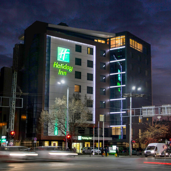 Светещ тотем за Holiday Inn Holiday Inn - светещ тотем
