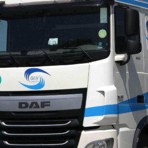 Брандиране на кабина на камион – G&V Logistics Брандиране на кабина на камион - G&V Logistics