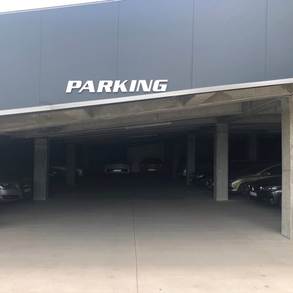 Брандиране на шоурум – Autohaus.bg, паркинг Брандиране на шоурум - Autohaus.bg, паркинг