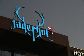 Illuminated channel letters Hotel Jagerhof