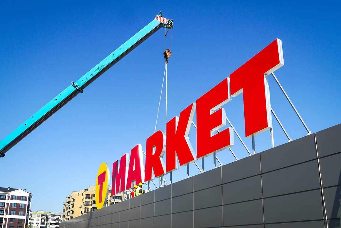 Very large channel letters - TMarket