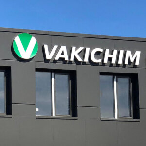 Обемни букви и лого - агроцентър Vakichim