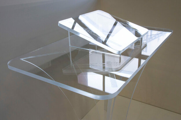 Plexiglass lectern, Acrylic products