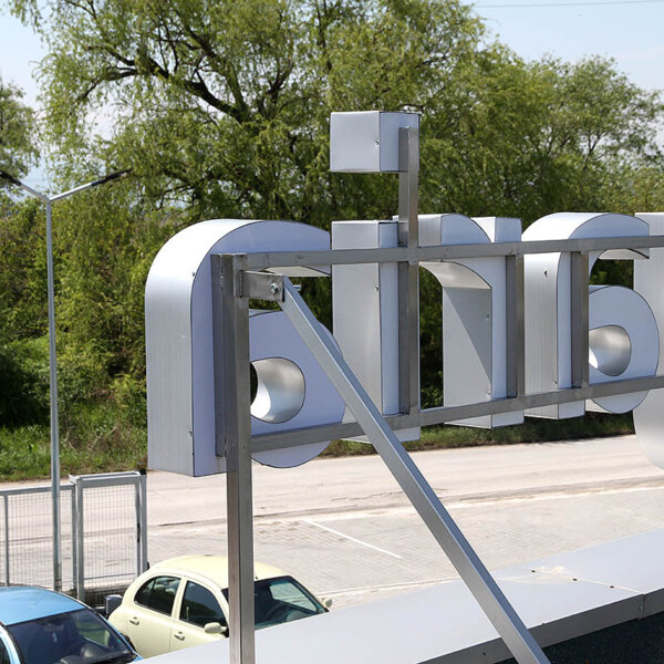 Stainless steel construction for illuminated channel letters - GV Logistics