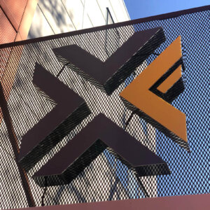 Външна реклама от плексиглас за фитнес клуб Xfit, Пловдив-