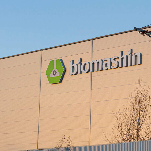Channel letters and logo for Biomashin Channel letters and logo made of plexiglass and aluminum pages - Biomashin