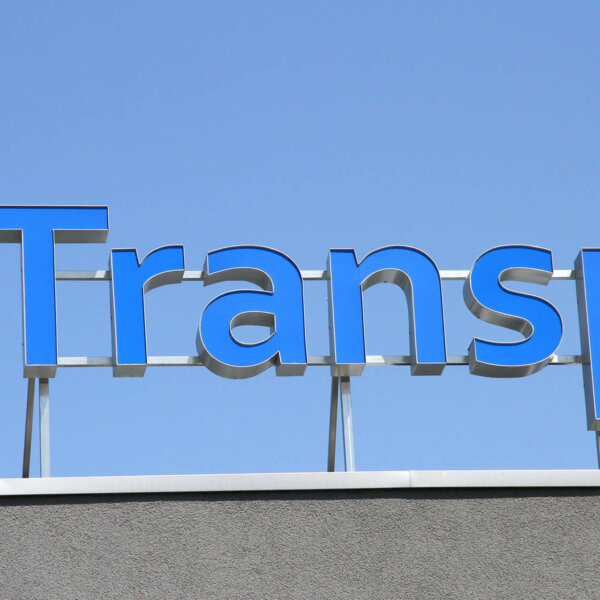 Illuminated channel letters and logo - GV Logistics