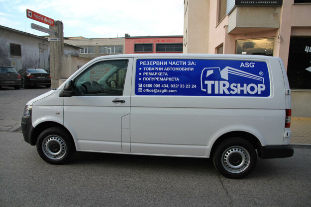 Partial branding of a business bus with advertising graphics - TirShop, Advertising agency Media Design