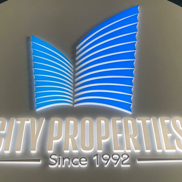 Елегантна, кръгла светеща табела за City Properties