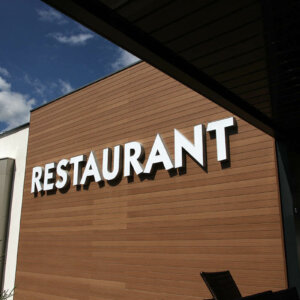 Channel letters with Aluminum pages and a Plexiglass face – Thermal Aquapark Persenk Illuminated channel letters with Aluminum pages for Aquapark Persenk, Devin