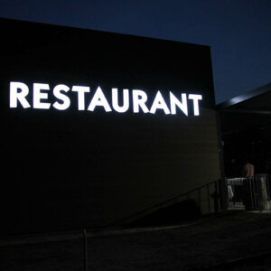 Channel letters with Aluminum pages and a Plexiglass face – Aquapark Persenk Illuminated channel letters from Alurapid - Restaurant, Aquapark Persenk, Devin
