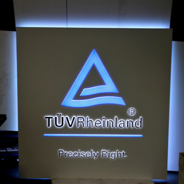 Светеща табела с вградени букви тип сандвич - TUV Rheinland