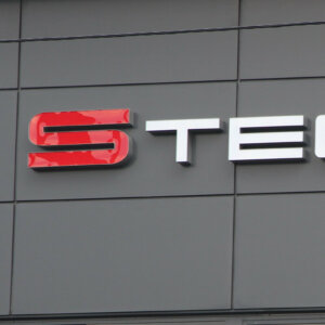 Обемни светещи букви с Алурапид за Автоцентър Ес Техник, София