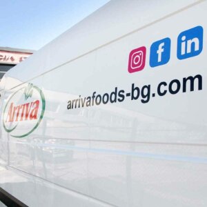 Брандиране на фирмен бус Arriva Foods, изпълнено от Рекламна агенция Медия Дизайн