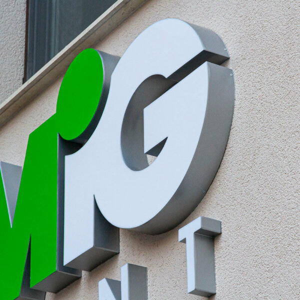Обемни букви за Дентален център – MiG Dent Несветещи обемни букви за Дентален център - MiG Dent