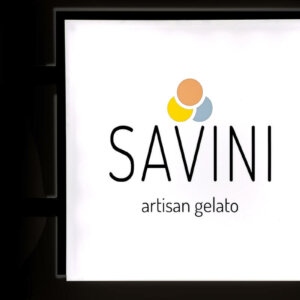 Двустранно светеща конзолна табела – Savini, софия Светеща конзолна табела за Savini, София