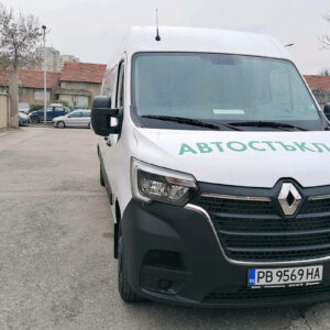 Рекламни графики върху бус на Аутомаджик