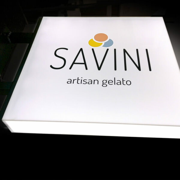 Светеща конзолна табела за Savini, София Двустранно светеща конзолна табела - Savini, софия