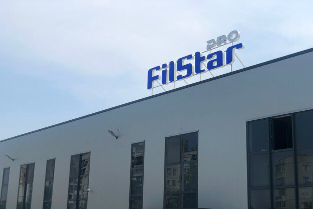Channel letters with plexiglass face and aluminum pages FilStar Pro