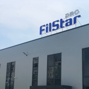 Обемни букви с лице от плексиглас и алуминиеви страници FilStar Pro