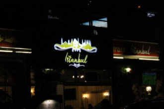 Табела с вградени светещи букви за ресторант Истанбул в Свети Влас