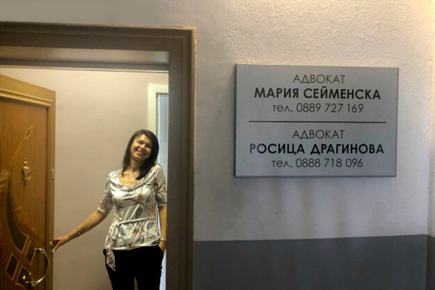 Composite panel signs for a lawyer