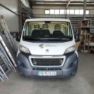 Облепяне на бус с рекламни графики за Stabil Engineering