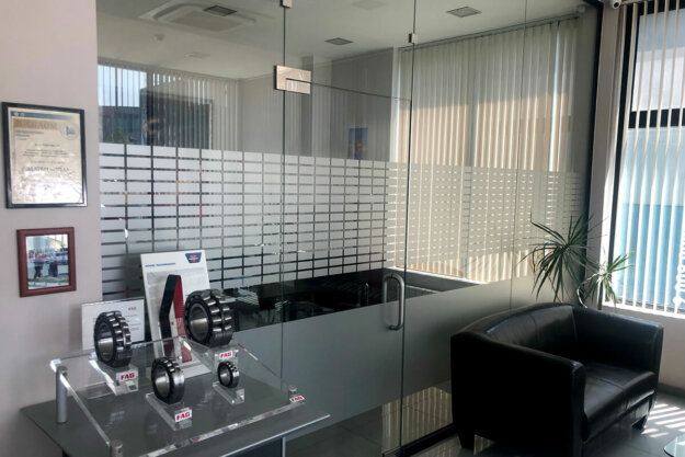 Branding windows with frosted film - Avangard Consult