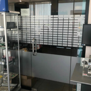 Брандиране с фростед фолио - Авангард Консулт