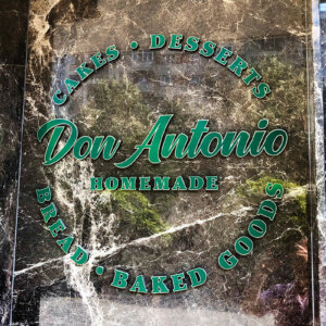 Луксозни обемни букви букви от плексиглас и фолио за Don Antonio