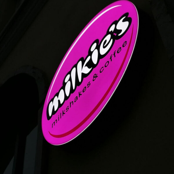 Светеща табела от плексиглас Milkies Светеща табела от плексиглас за Milkies, Шумен