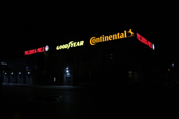 Illuminated channel letters from Alurapid for Medina-Med
